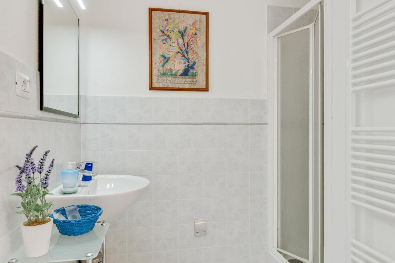 Migliarina Con Terrazzo La Spezia
